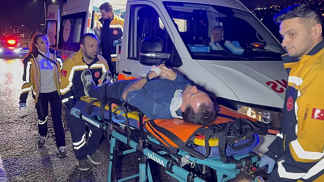 Samsun'da otomobil orta refüje çıktı 2 yaralı