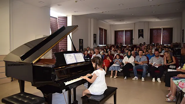 Samsun'da piyano şenliğine büyük ilgi