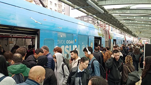 Samsun'da sabah mesaisinde tramvay yoğunluğu