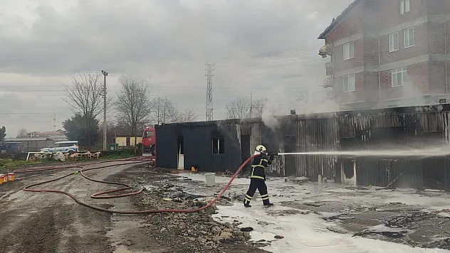 Samsun'da şantiye deposunda yangın