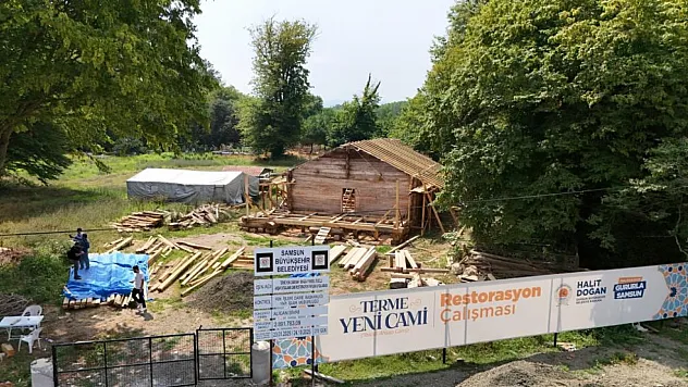 Samsun'da Tarihi Terme Yeni Cami'de Restorasyon Sürüyor