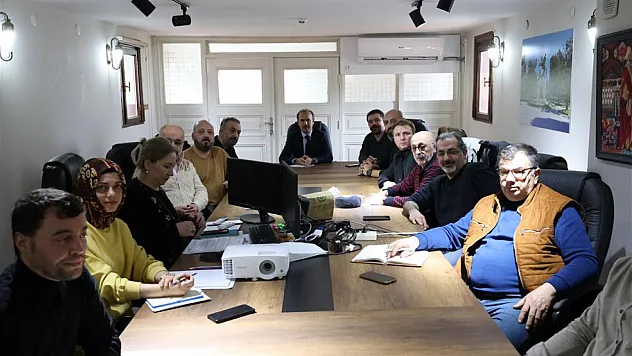Samsun'da tiyatro temsilcileri ile kritik toplantı