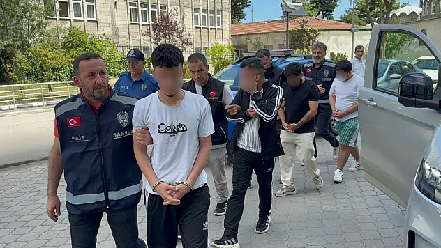 Samsun'da uyuşturucu operasyonunda yakalanan 4 şüpheli adliyede