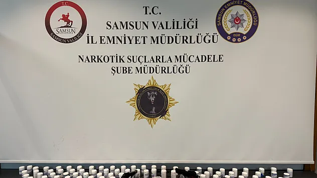 Samsun'da yatak odası ve arabada 6 bin 585 uyuşturucu hap ele geçirildi