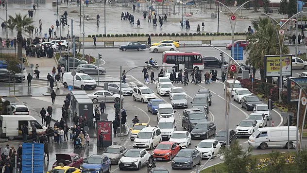 Samsun'da yollar araçla doldu: Sayı 542 bine dayandı