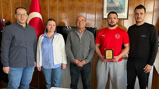 Samsun'dan sporcu Türkiye Güreş Şampiyonası'nda çeyrek finale yükseldi