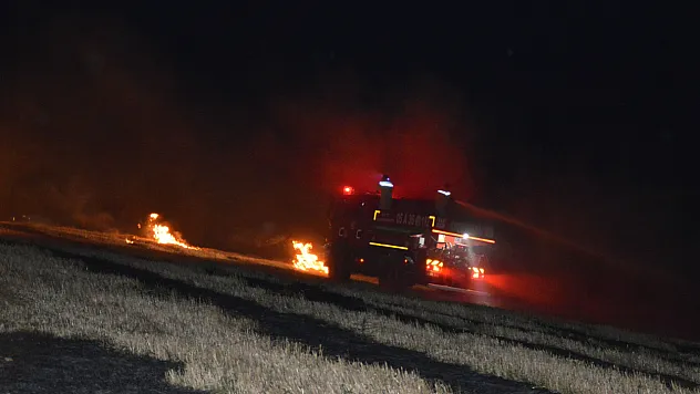 Samsun Havza'da gece yarısı çıkan anız yangını 150 dekar tarım arazisini kül etti
