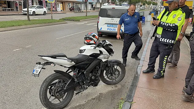 Samsun İlkadım'da motosiklet ile otomobil çarpıştı 1 yaralı