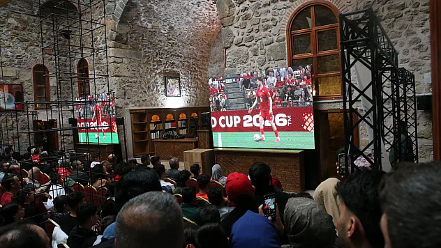 Samsun ve çevre iller dev ekran başında buluştu