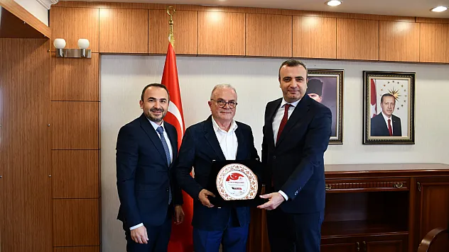 Samsun Vezirköprü'de 38 yıl hizmet veren Dr. Süleyman Aygün'e veda plaketi