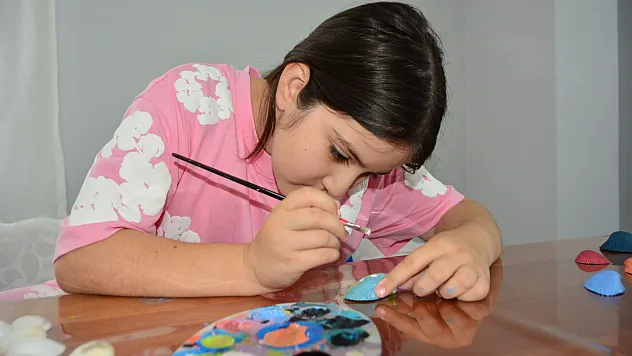 Samsunlu Elif Zehra deniz kabuklarını sanata dönüştürdü