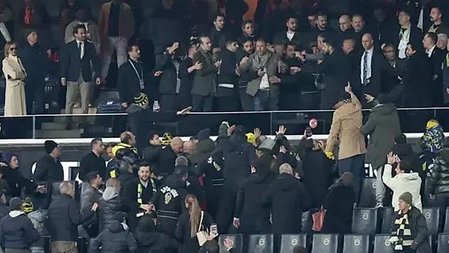 Samsunspor-Fenerbahçe maçında gerginlik! Başkan Yıldırım taraftarlar ile tartıştı