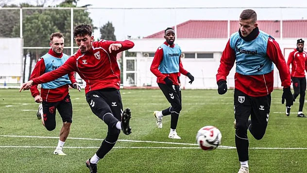 Samsunspor, Kocaelispor engelini aşıp yeniden yükselmek istiyor