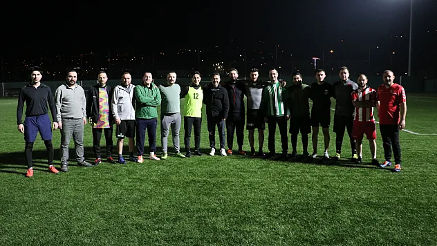 Samsunspor'un eski yıldızları bağımlılıkla mücadele için sahaya çıktı