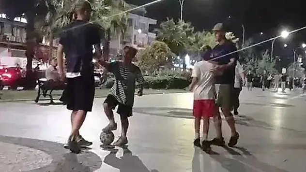 Samsunspor'un Yıldızları sahile indi: Atakum'da çocuklarla futbol keyfi!