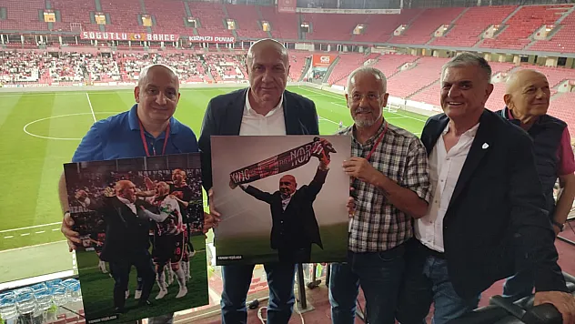 Sandıkçı ve Çakır'dan Yüksel Yıldırım'a Anlamlı Hediye