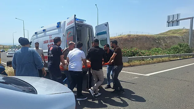 Şanlıurfa'da iki otomobil çarpıştı