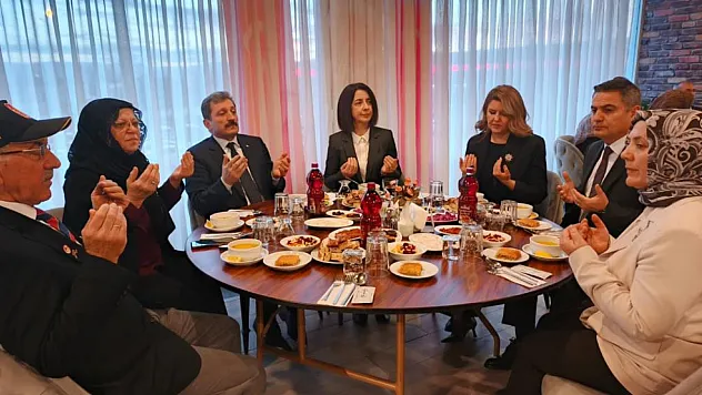 Şehit aileleri ve gaziler aynı sofrada