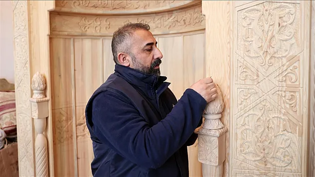 Selçuklu motiflerini 8 ayda mihraba işledi