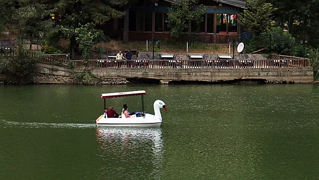 Sera Gölü'nde turizm hareketliliği yaşanıyor