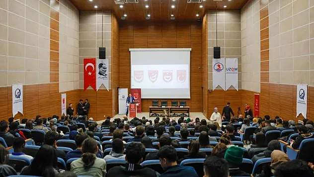 Şeref Malkoç: 'Türkiye'ye Yakışan Yeni ve Sivil Bir Anayasa Şart'