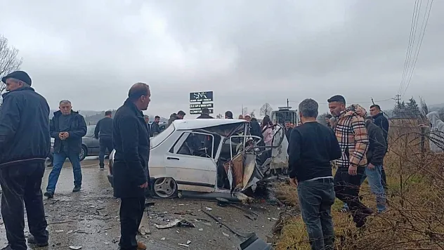 Şerit ihlali kazaya sebebiyet verdi:2 yaralı