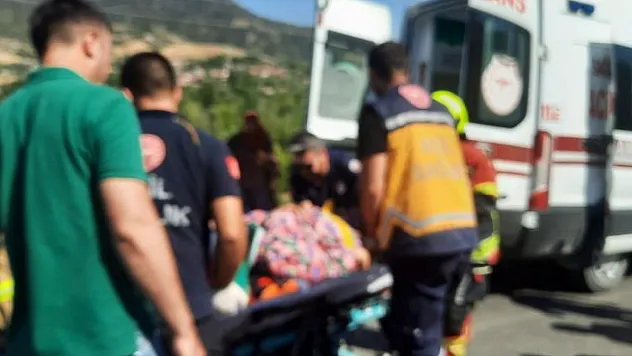 Sındırgı'da otomobil takla attı: 1 yaralı