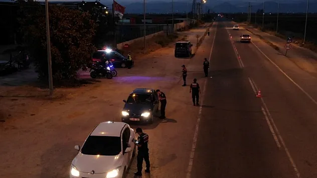 'Şok' Yol Denetiminde Aranan 2 Kişi Yakalandı
