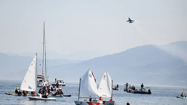 SOLOTÜRK gösterisini görüntülemek için yarıştılar