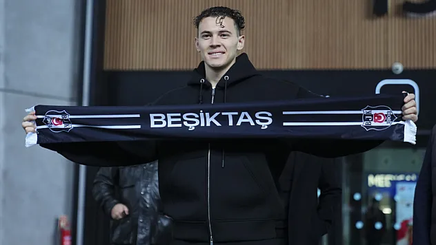 SON DAKİKA | Beşiktaş'tan Transfer Bombası: Kristjan Asllani Resmen Kartal Oldu!