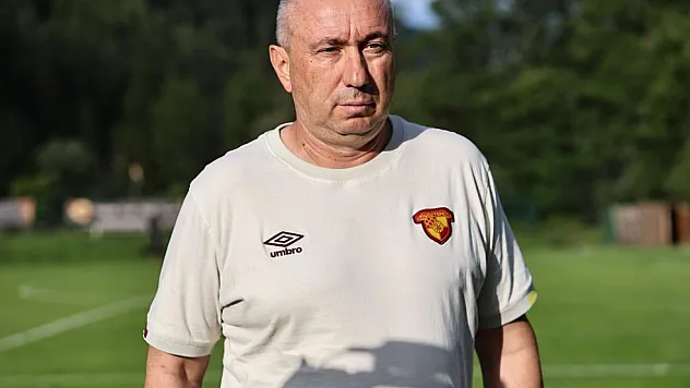 Stanimir Stoilov: '1-2 pozisyonda oynatacak oyuncumuz yok'