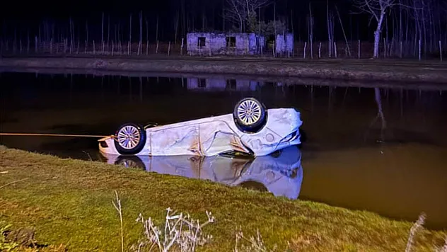 Sulama kanalına uçan otomobil can aldı