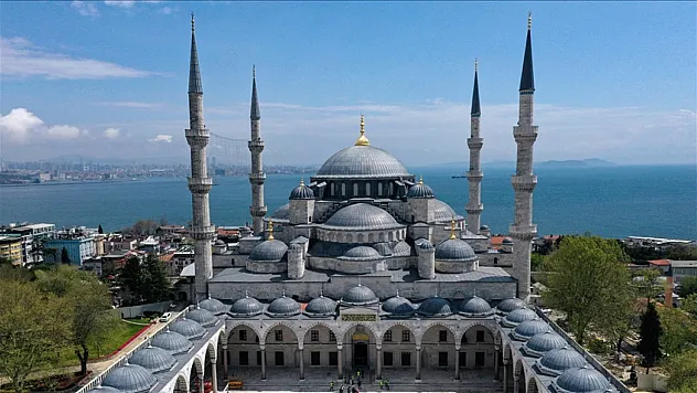 Sultanahmet Camisi yüzyıllardır ihtişamını koruyor