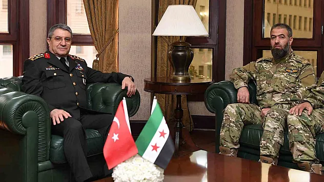 Suriye Hava Kuvvetleri Komutanı Hawary'i kabul etti
