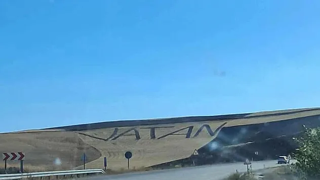 Tarlaya yazılan 'VATAN' yazısı sosyal medyada gündem oldu!