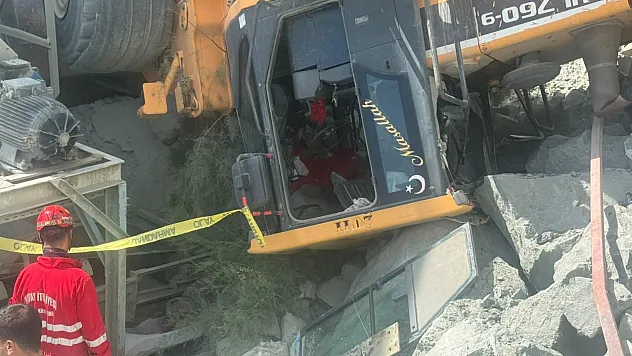 Taş ocağında iş makinesi devrildi: 1 işçi öldü