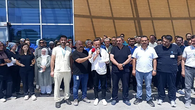 Tatlı zehirlenmesi sonrası sağlık çalışanlarından ortak tepki