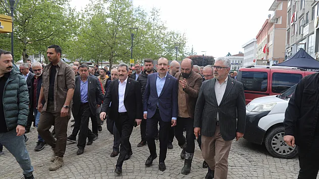 TBMM Plan ve Bütçe Komisyonu Başkanı Muş, sel yaşanan Havza'da incelemede bulundu