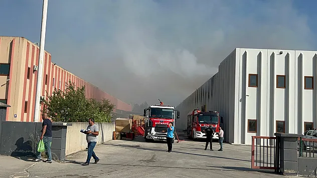 Tekirdağ'da gıda deposunda yangın