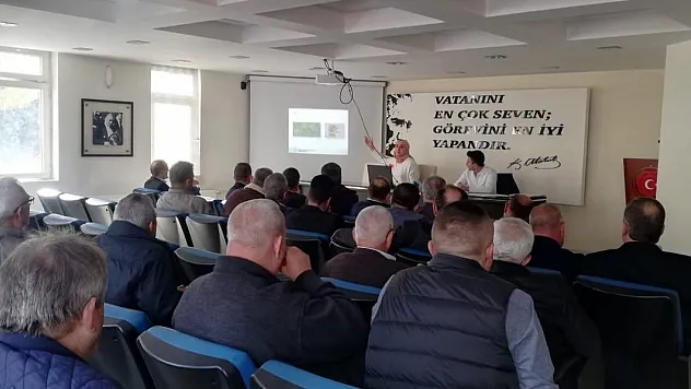 Tekkeköy'de muhtarlara yönelik bilgilendirme eğitimi düzenlendi