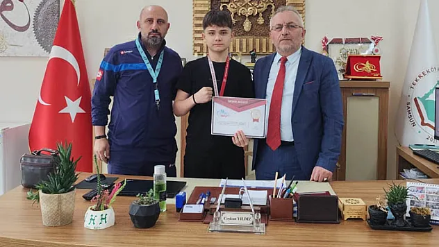 Tekkeköy'ün genç yeteneği Türkiye üçüncüsü oldu