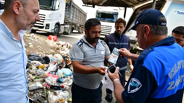 Temizlik personeli çöpe atılan 35 bin TL için seferber oldu