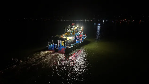 Terme'de balıkçılar dualar eşliğinde 'vira bismillah' diyerek Karadeniz'e açıldı
