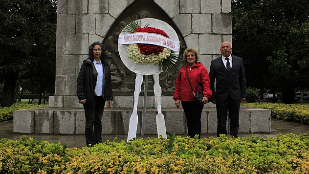 TMMOB'den Onur Anıtı'nda Anlamlı Tören