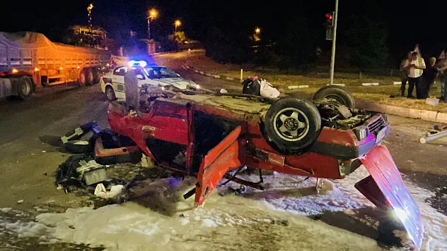 Tokat'ta otomobil takla attı: 2 kişi yaralandı