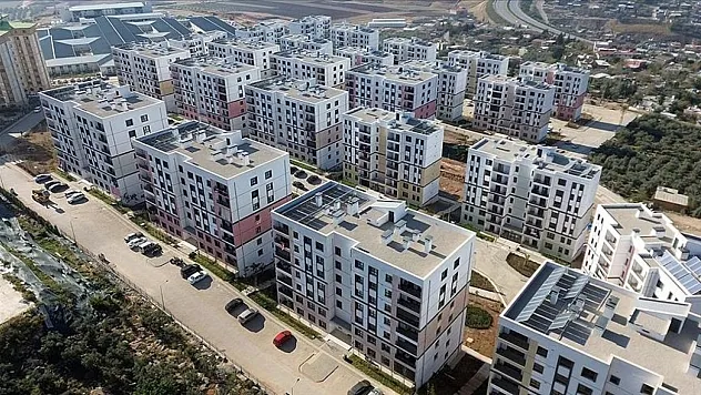 TOKİ, konutları hak sahiplerine teslim etti