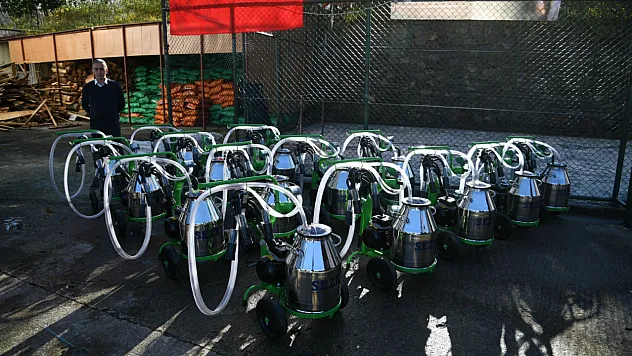 Trabzon'da 40 Çiftçiye Süt Sağım Makinesi Desteği