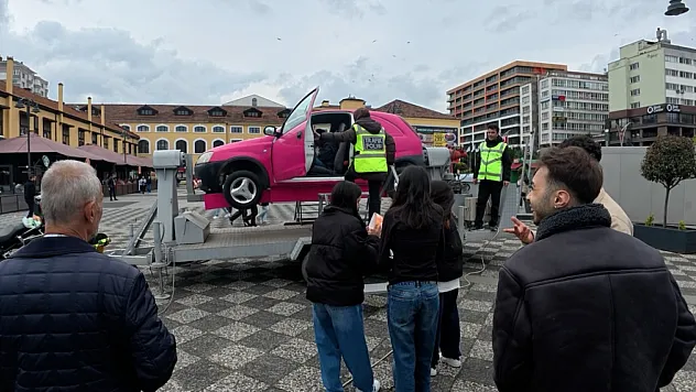 Trafik Haftası'nda emniyet kemeri simülasyonuyla farkındalık oluşturuldu