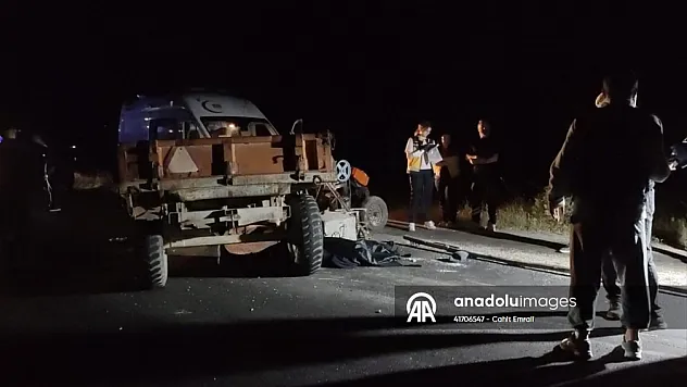 Traktör ve kamyonet kazasında 1 ölü 2 yaralı