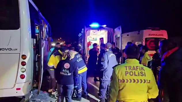 Transfer Halindeki Mahkumları Taşıyan Araç Kaza Yaptı